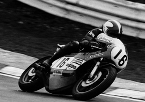 Treaded front tyre! Bottom Bend Brands Hatch 1979 KH - TZ750 Yamaha - 1979 - Bottom Bend, Brands Hatch